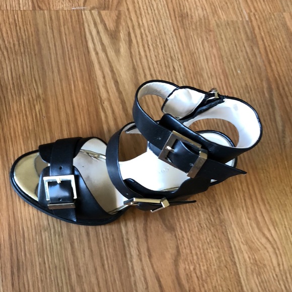 Kenneth Cole size 8 black strappy high heels. - Picture 4 of 10